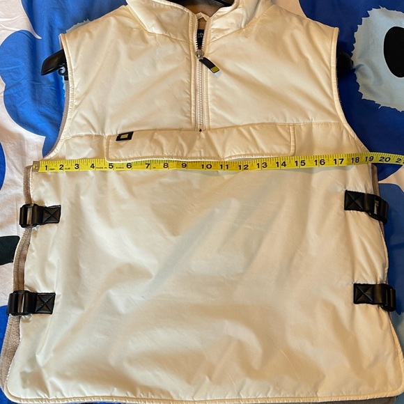 Cool retro sweater vest in EUC - Picture 4 of 6